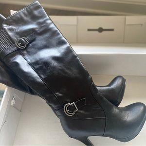 Pre-loved boots